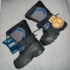 Magellan Toddler Snow Boots Size 5